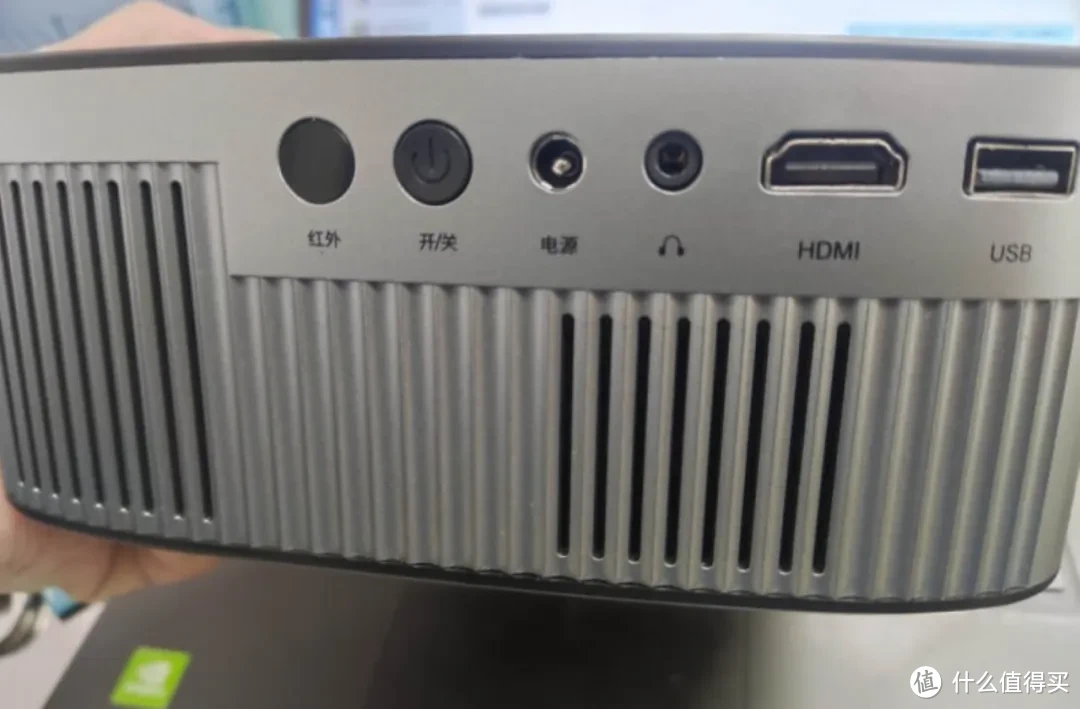 499元的1080P微型投影仪，能投100寸巨屏，支持自动对焦