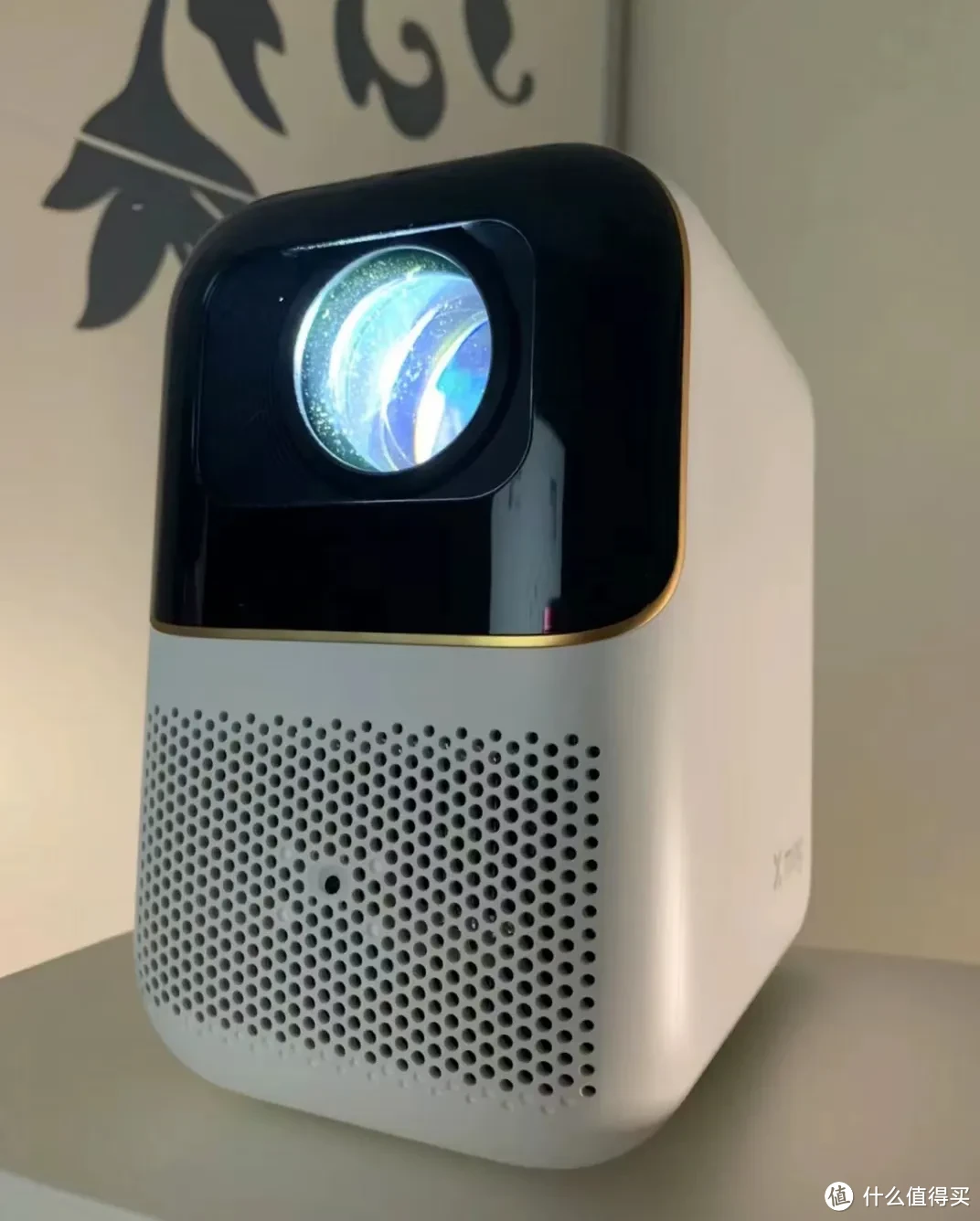 499元的小明Q1 Pro投影仪，亮度大幅升级，支持自动对焦