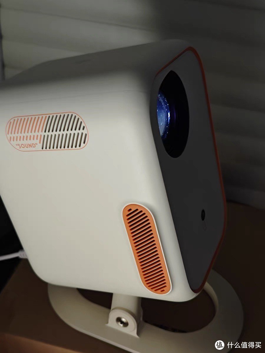 小明Q3 Pro家用投影仪,让你家秒变电影院!