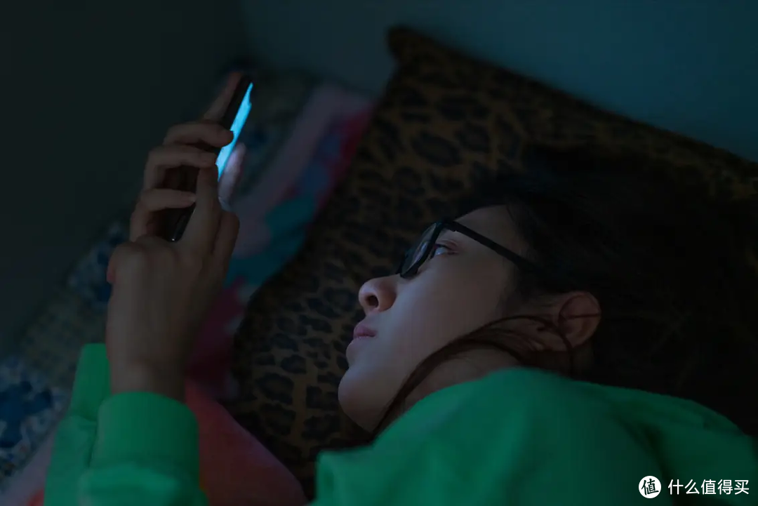 小卧室想100寸爽玩黑悟空?哈趣Q1投影仪变身大屏快乐神器