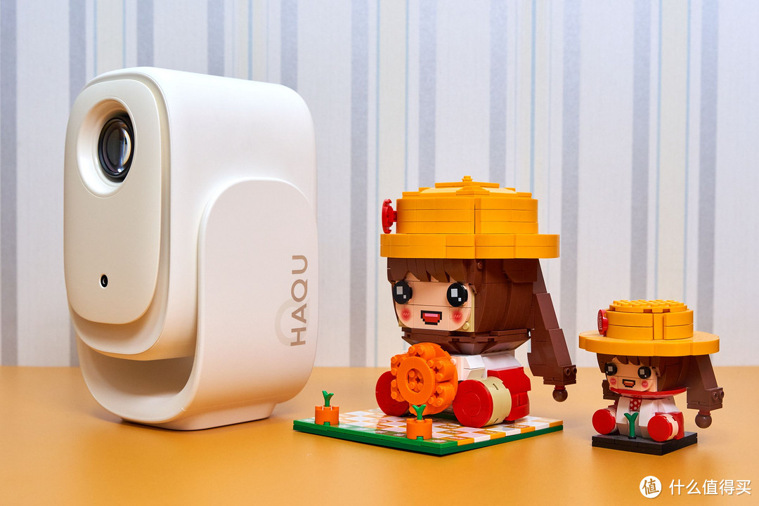 百元投影，越级体验，哈趣Q1投影仪开箱实测，平价也能影院画质